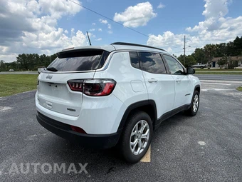 2024 Jeep Compass Latitude - miniatura 6