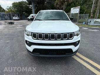 2024 Jeep Compass Latitude - miniatura 9