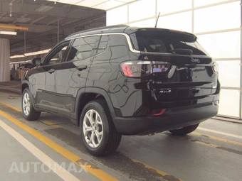 2024 Jeep Compass Latitude - miniatura 6