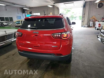 2024 Jeep Compass Latitude - miniatura 3