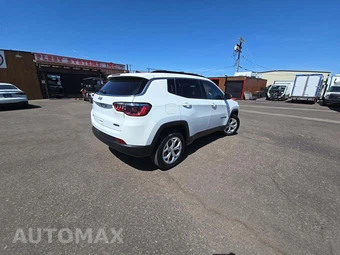 2024 Jeep Compass Latitude - miniatura 3