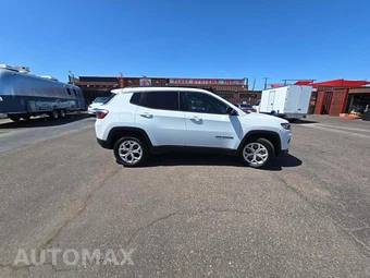2024 Jeep Compass Latitude - miniatura 4