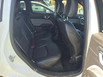 2024 Jeep Compass Latitude - miniatura 13