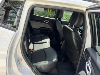 2024 Jeep Compass Latitude - miniatura 13
