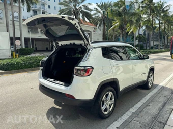 2024 Jeep Compass Latitude - miniatura 19