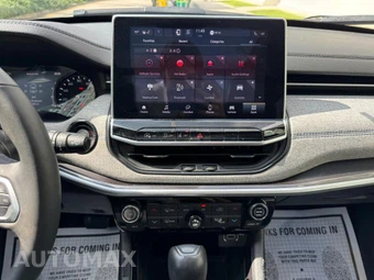 2024 Jeep Compass Latitude - miniatura 27