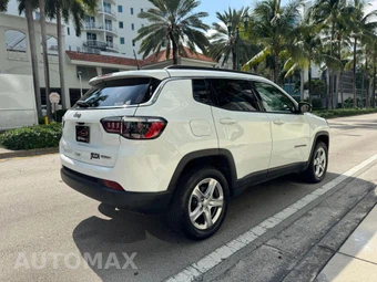 2024 Jeep Compass Latitude - miniatura 5