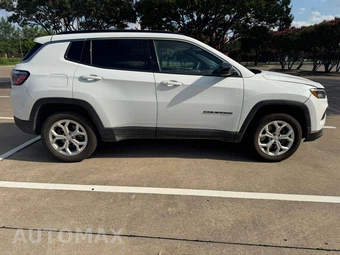 2024 Jeep Compass Latitude - miniatura 15