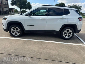 2024 Jeep Compass Latitude - miniatura 2
