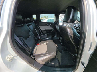 2024 Jeep Compass Latitude - miniatura 16