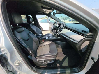 2024 Jeep Compass Latitude - miniatura 18