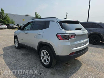 2024 Jeep Compass Latitude - miniatura 2