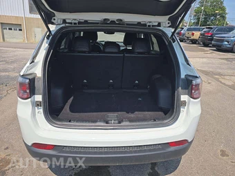2024 Jeep Compass Latitude - miniatura 11