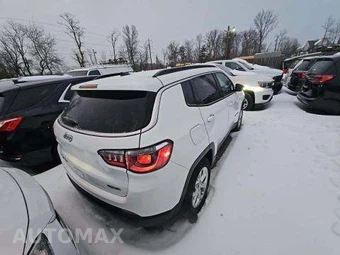 2024 Jeep Compass Latitude - miniatura 3