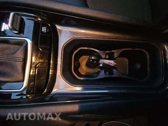2024 Jeep Compass Latitude - miniatura 8