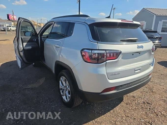 2024 Jeep Compass Latitude - miniatura 2