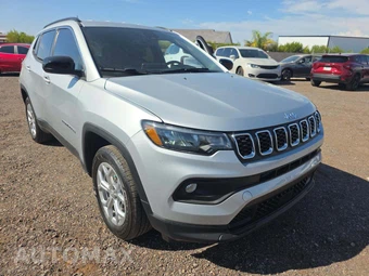 2024 Jeep Compass Latitude - miniatura 4