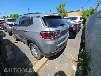 2024 Jeep Compass Latitude - miniatura 2