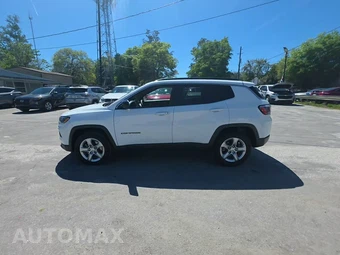 2024 Jeep Compass Latitude - miniatura 3