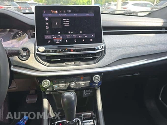 2024 Jeep Compass Latitude - miniatura 10