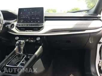 2024 Jeep Compass Latitude - miniatura 19