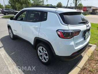 2024 Jeep Compass Latitude - miniatura 2