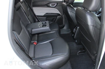 2024 Jeep Compass Latitude - miniatura 18