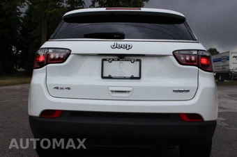 2024 Jeep Compass Latitude - miniatura 8