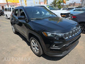 2024 Jeep Compass Latitude - miniatura 4