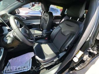 2024 Jeep Compass Latitude - miniatura 6
