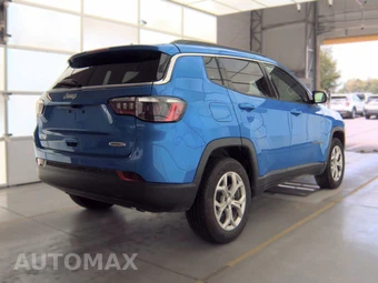 2024 Jeep Compass Latitude - miniatura 4