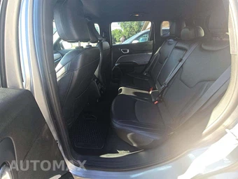 2024 Jeep Compass Latitude - miniatura 10