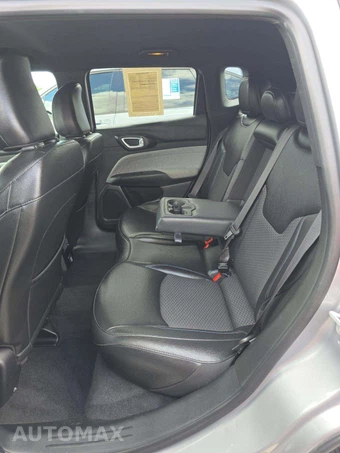 2024 Jeep Compass Latitude - miniatura 13