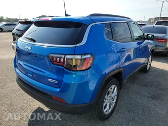 2024 Jeep Compass Latitude - miniatura 4