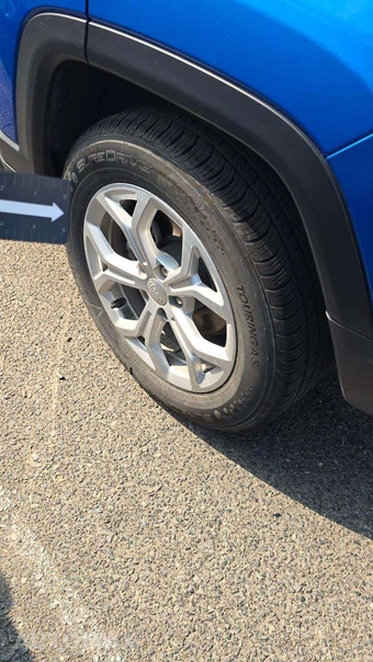 2024 Jeep Compass Latitude - miniatura 27