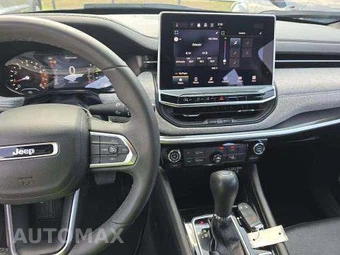 2024 Jeep Compass Latitude - miniatura 10