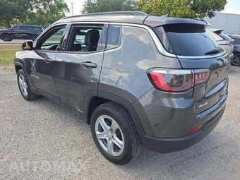 2024 Jeep Compass Latitude - miniatura 2