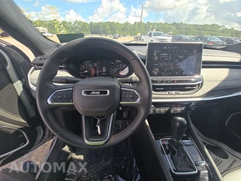 2024 Jeep Compass Latitude - miniatura 11