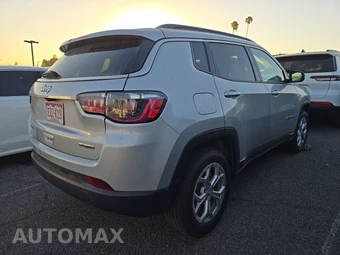 2024 Jeep Compass Latitude - miniatura 4