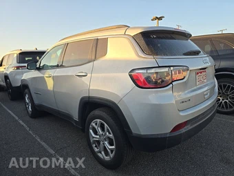 2024 Jeep Compass Latitude - miniatura 6