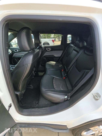 2024 Jeep Compass Latitude - miniatura 10