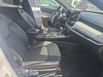 2024 Jeep Compass Latitude - miniatura 18