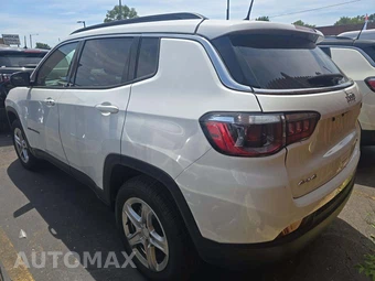 2024 Jeep Compass Latitude - miniatura 2