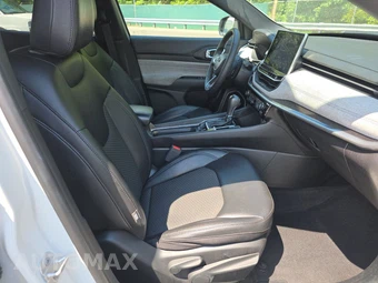 2024 Jeep Compass Latitude - miniatura 8