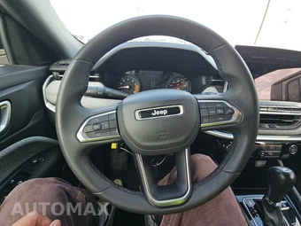 2024 Jeep Compass Latitude - miniatura 10