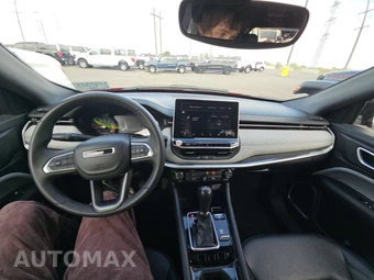2024 Jeep Compass Latitude - miniatura 11