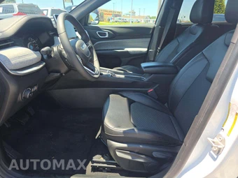 2024 Jeep Compass Latitude - miniatura 3