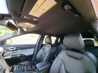 2024 Jeep Compass Latitude Lux - miniatura 11