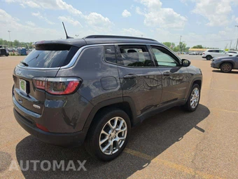2024 Jeep Compass Latitude Lux - miniatura 3