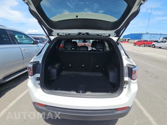 2024 Jeep Compass Latitude Lux - miniatura 16